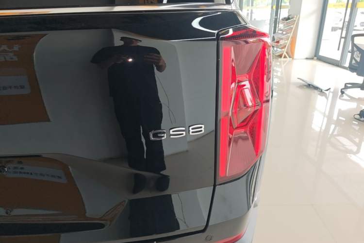 Used GAC Trumpchi GS8 2024 Linghang Series 2.0 TGDI Two-Wheel Drive Luxury Smart Connectivity Version Right Rear Taillight
