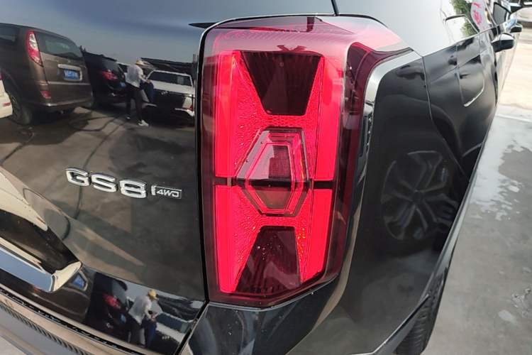 Used GAC Trumpchi GS8 2024 Linghang Series 2.0 TGDI Four-Wheel Drive Luxury Smart Connectivity Version Right Rear Taillight