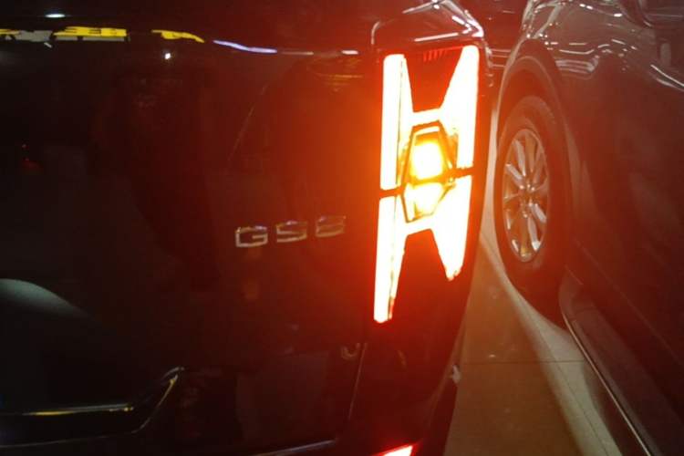 Used GAC Trumpchi GS8 2024 Linghang Series 2.0 TGDI Two-Wheel Drive Luxury Smart Connectivity Version Right Rear Taillight
