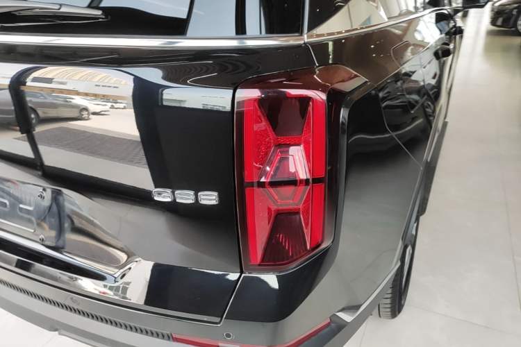 Used GAC Trumpchi GS8 2024 Linghang Series 2.0 TGDI Two-Wheel Drive Luxury Smart Connectivity Version Right Rear Taillight