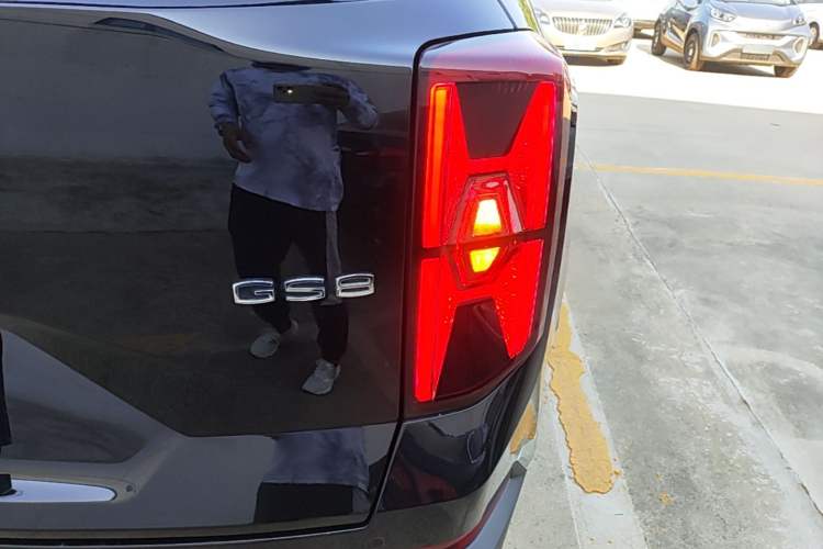 Used GAC Trumpchi GS8 2024 Linghang Series 2.0 TGDI Two-Wheel Drive Luxury Smart Connectivity Version Right Rear Taillight