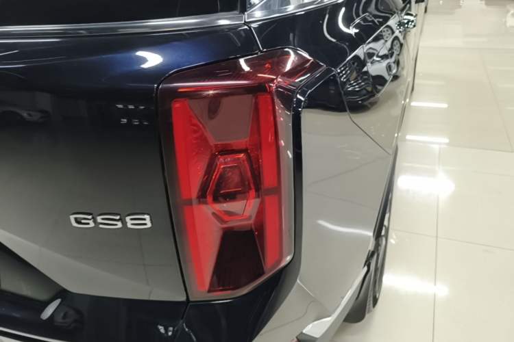 Used GAC Trumpchi GS8 2024 Linghang Series 2.0 TGDI Two-Wheel Drive Luxury Smart Connectivity Version Right Rear Taillight