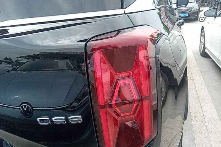 Used GAC Trumpchi GS8 2024 Linghang Series 2.0 TGDI Two-Wheel Drive Luxury Smart Connectivity Version Right Rear Taillight