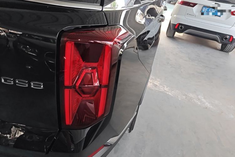 Used GAC Trumpchi GS8 2024 Linghang Series 2.0 TGDI Two-Wheel Drive Luxury Smart Connectivity Version Right Rear Taillight