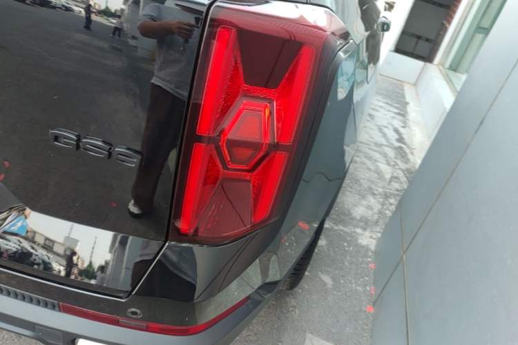 Used GAC Trumpchi GS8 2024 Linghang Series 2.0 TGDI Two-Wheel Drive Luxury Smart Connectivity Version Right Rear Taillight