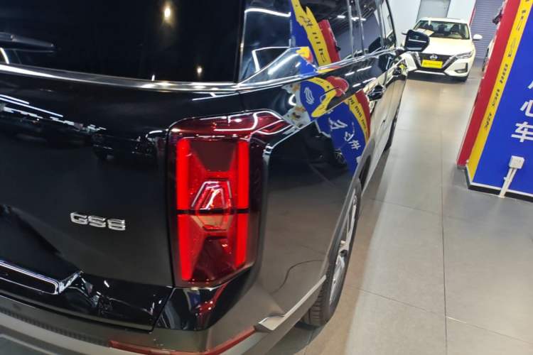 Used GAC Trumpchi GS8 2024 Linghang Series 2.0 TGDI Two-Wheel Drive Luxury Smart Connectivity Version Right Rear Taillight