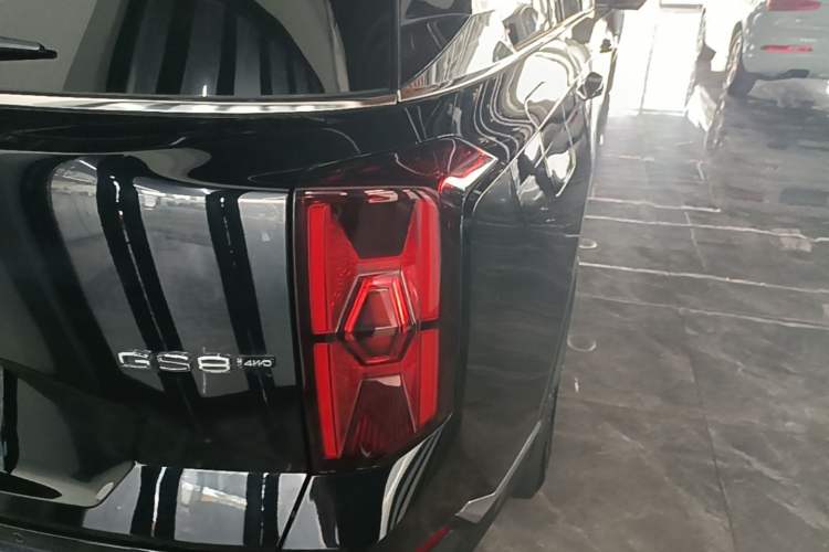 Used GAC Trumpchi GS8 2024 Linghang Series 2.0 TGDI Four-Wheel Drive Luxury Smart Connectivity Version Right Rear Taillight
