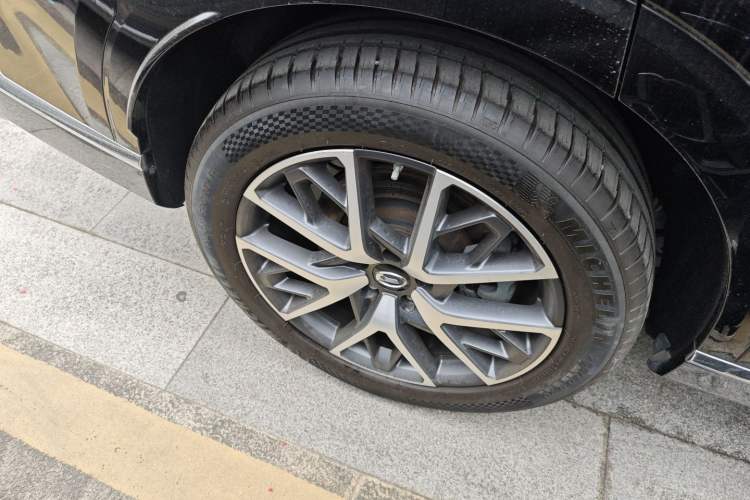 Used GAC Trumpchi GS8 2024 Dual-Motor Series 2.0TM Two-Wheel Drive Premium Edition Right Rear Wheel Hub