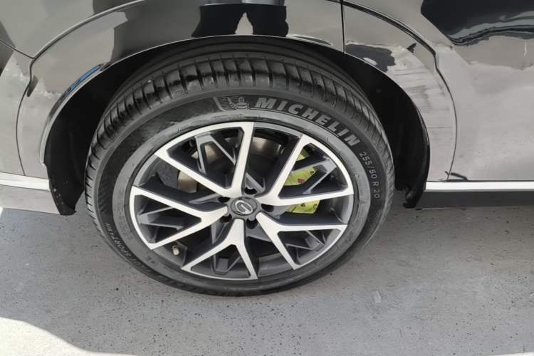 Used GAC Trumpchi GS8 2024 Dual-Motor Series 2.0TM Two-Wheel Drive Premium Edition Right Rear Wheel Hub