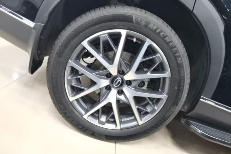 Used GAC Trumpchi GS8 2024 Linghang Series 2.0 TGDI Two-Wheel Drive Luxury Smart Connectivity Version Right Rear Wheel Hub