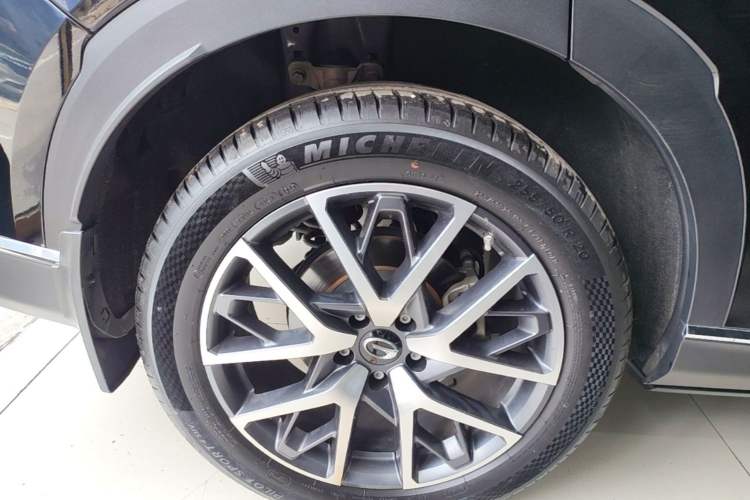 Used GAC Trumpchi GS8 2024 Linghang Series 2.0 TGDI Two-Wheel Drive Luxury Smart Connectivity Version Right Rear Wheel Hub