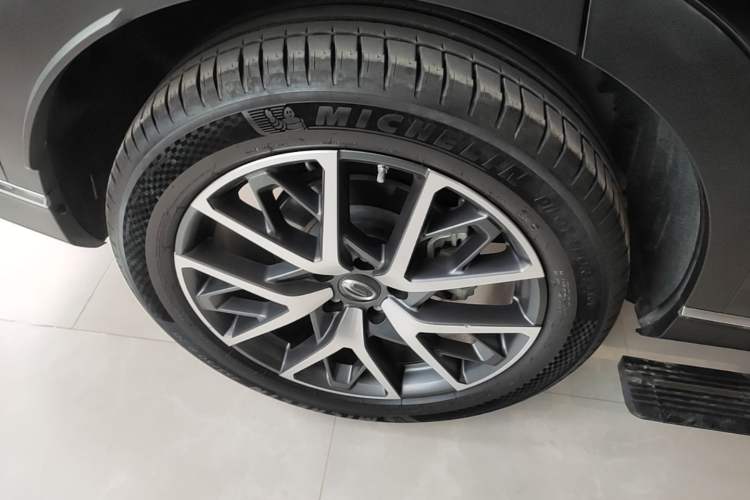 Used GAC Trumpchi GS8 2024 Linghang Series 2.0 TGDI Two-Wheel Drive Luxury Smart Connectivity Version Right Rear Wheel Hub