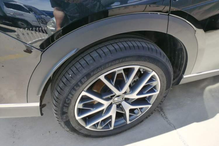 Used GAC Trumpchi GS8 2024 Linghang Series 2.0 TGDI Two-Wheel Drive Luxury Smart Connectivity Version Right Rear Wheel Hub