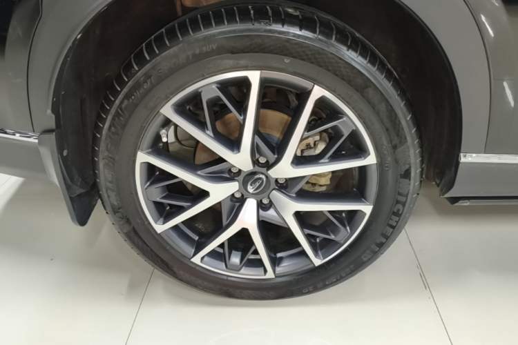 Used GAC Trumpchi GS8 2024 Linghang Series 2.0 TGDI Two-Wheel Drive Luxury Smart Connectivity Version Right Rear Wheel Hub