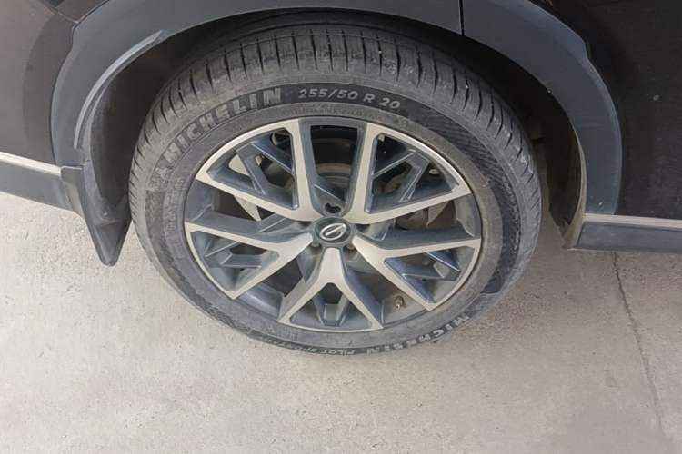 Used GAC Trumpchi GS8 2024 Linghang Series 2.0 TGDI Two-Wheel Drive Luxury Smart Connectivity Version Right Rear Wheel Hub