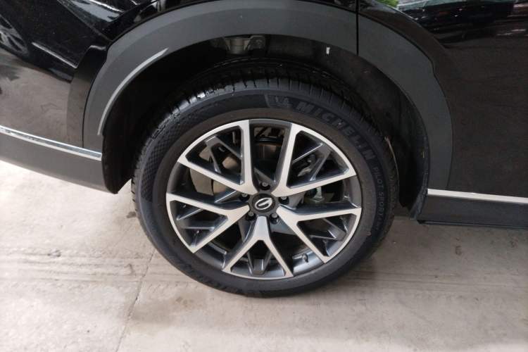 Used GAC Trumpchi GS8 2024 Linghang Series 2.0 TGDI Two-Wheel Drive Luxury Smart Connectivity Version Right Rear Wheel Hub