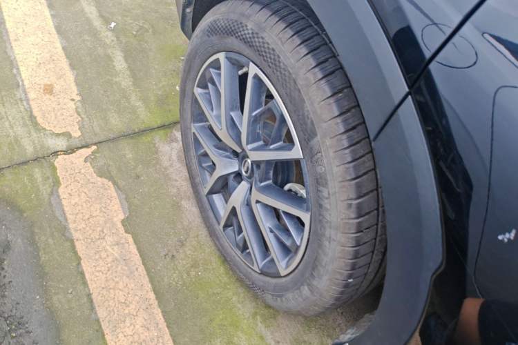Used GAC Trumpchi GS8 2024 Linghang Series 2.0 TGDI Two-Wheel Drive Luxury Smart Connectivity Version Right Rear Wheel Hub