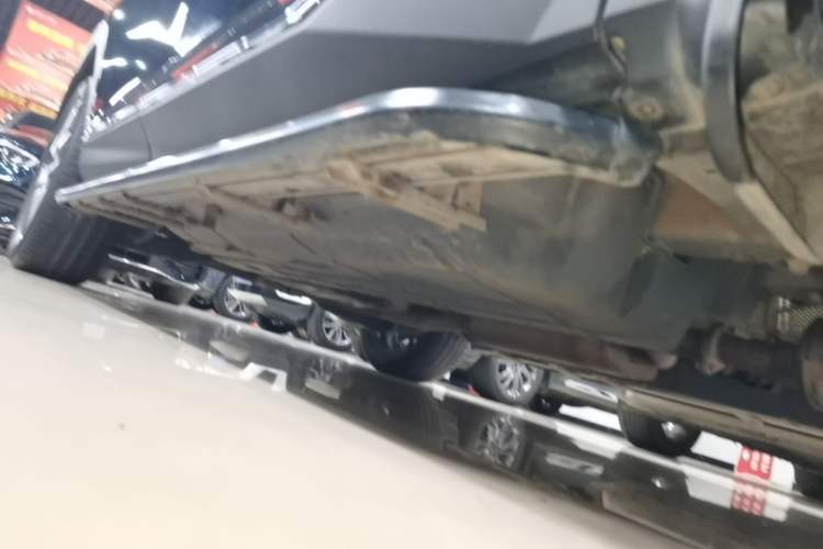 Used GAC Trumpchi GS8 2024 Linghang Series 2.0 TGDI Two-Wheel Drive Luxury Smart Connectivity Version Right Side Sill