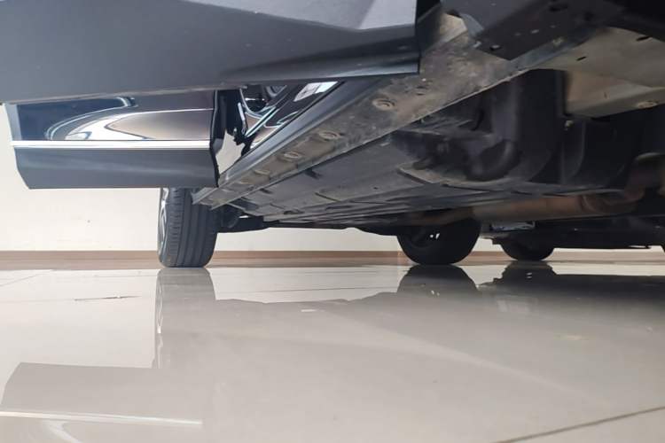 Used GAC Trumpchi GS8 2024 Linghang Series 2.0 TGDI Two-Wheel Drive Luxury Smart Connectivity Version Right Side Sill