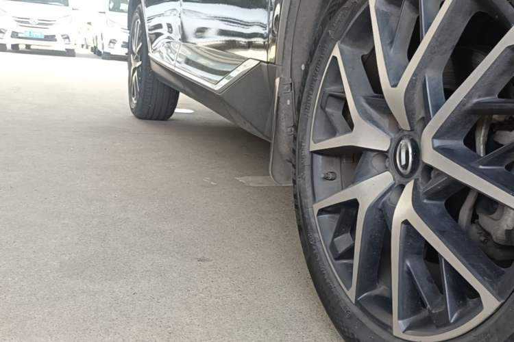 Used GAC Trumpchi GS8 2024 Linghang Series 2.0 TGDI Two-Wheel Drive Luxury Smart Connectivity Version Right Side Sill