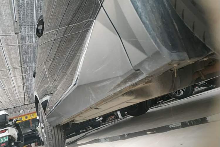 Used GAC Trumpchi GS8 2024 Linghang Series 2.0 TGDI Two-Wheel Drive Luxury Smart Connectivity Version Right Side Sill