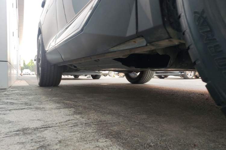 Used GAC Trumpchi GS8 2024 Linghang Series 2.0 TGDI Two-Wheel Drive Luxury Smart Connectivity Version Right Side Sill