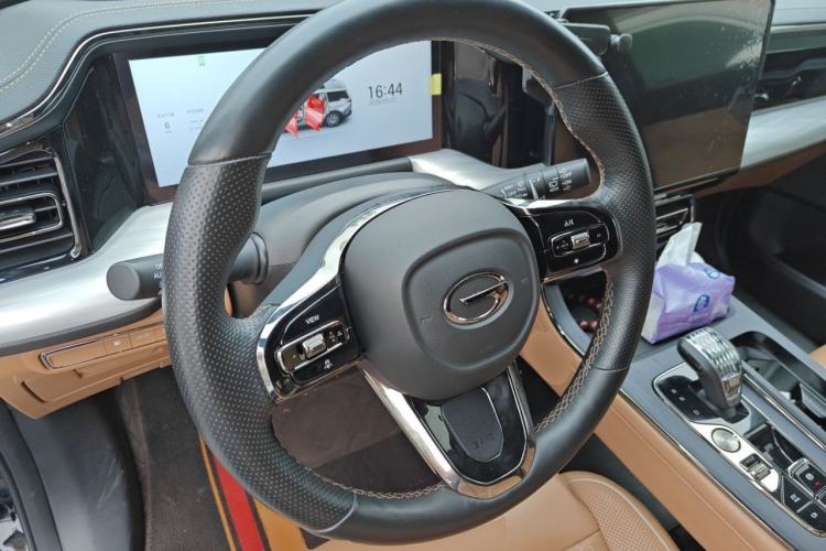 Used GAC Trumpchi GS8 2024 Dual-Motor Series 2.0TM Four-Wheel Drive Premium Edition Steering Wheel
