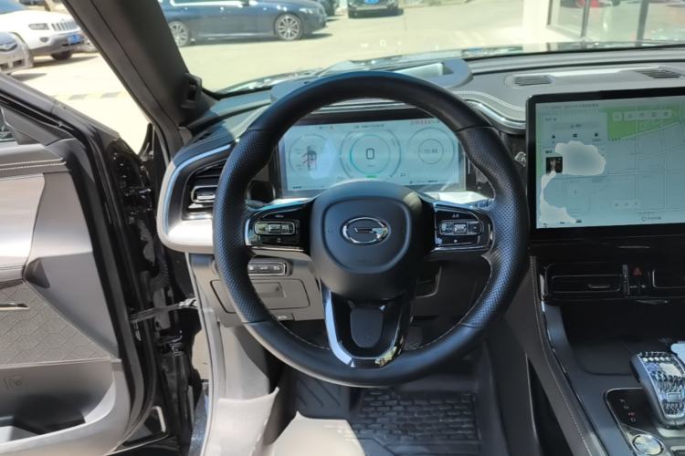 Used GAC Trumpchi GS8 2024 Dual-Motor Series 2.0TM Two-Wheel Drive Premium Edition Steering Wheel