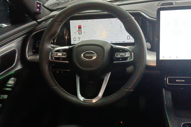 Used GAC Trumpchi GS8 2024 Linghang Series 2.0 TGDI Two-Wheel Drive Luxury Smart Connectivity Version Steering Wheel