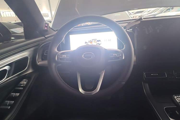 Used GAC Trumpchi GS8 2024 Linghang Series 2.0 TGDI Two-Wheel Drive Luxury Smart Connectivity Version Steering Wheel