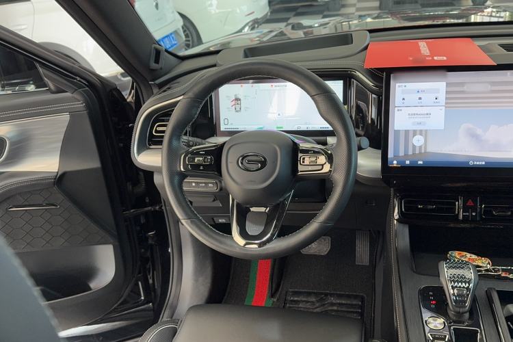 Used GAC Trumpchi GS8 2024 Dual-Motor Series 2.0TM Two-Wheel Drive Premium Edition Steering Wheel