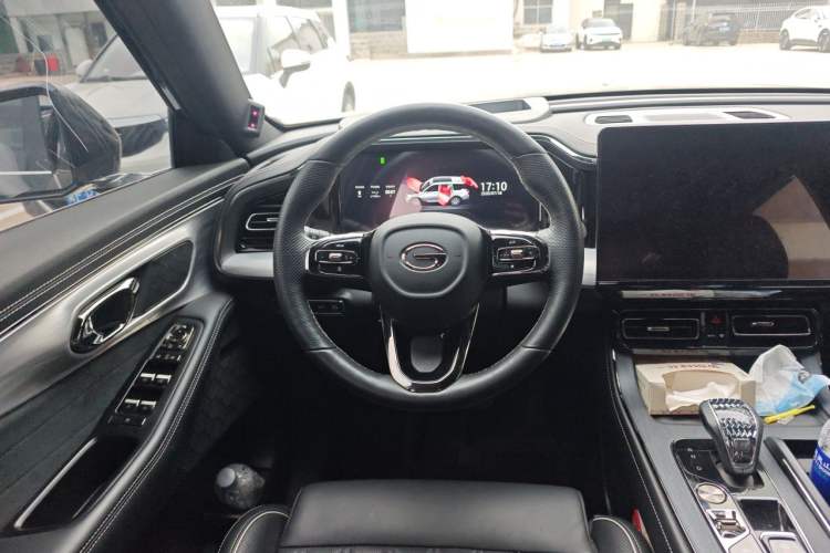 Used GAC Trumpchi GS8 2024 Dual-Motor Series 2.0TM Two-Wheel Drive Premium Edition Steering Wheel