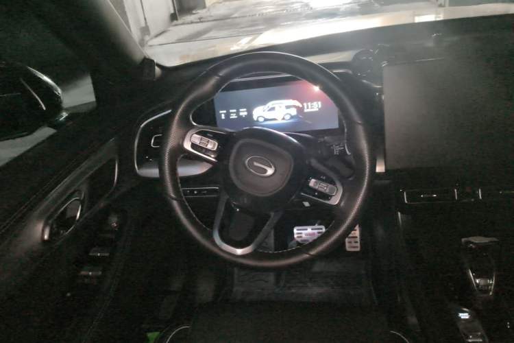 Used GAC Trumpchi GS8 2024 Linghang Series 2.0 TGDI Two-Wheel Drive Luxury Smart Connectivity Version Steering Wheel