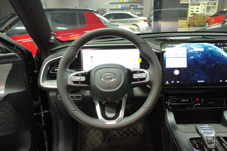 Used GAC Trumpchi GS8 2024 Linghang Series 2.0 TGDI Two-Wheel Drive Luxury Smart Connectivity Version Steering Wheel