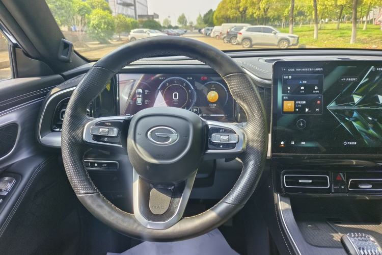 Used GAC Trumpchi GS8 2024 Linghang Series 2.0 TGDI Two-Wheel Drive Luxury Smart Connectivity Version Steering Wheel