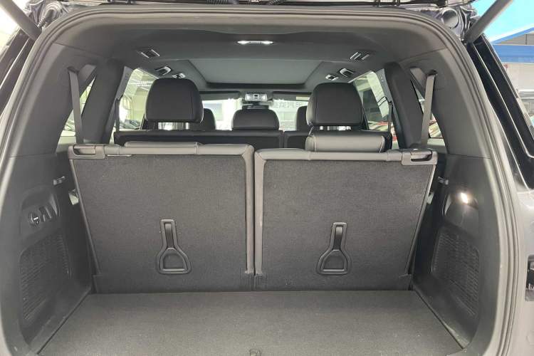 Used GAC Trumpchi GS8 2024 Linghang Series 2.0 TGDI Two-Wheel Drive Luxury Smart Connectivity Version Trunk