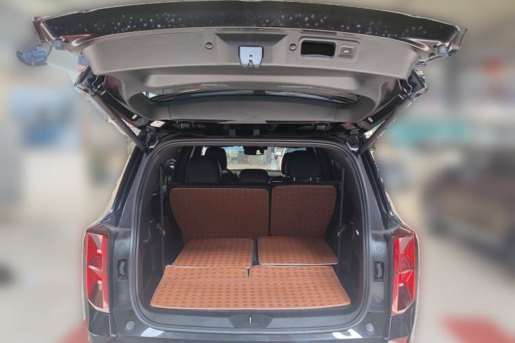 Used GAC Trumpchi GS8 2024 Linghang Series 2.0 TGDI Two-Wheel Drive Luxury Smart Connectivity Version Trunk