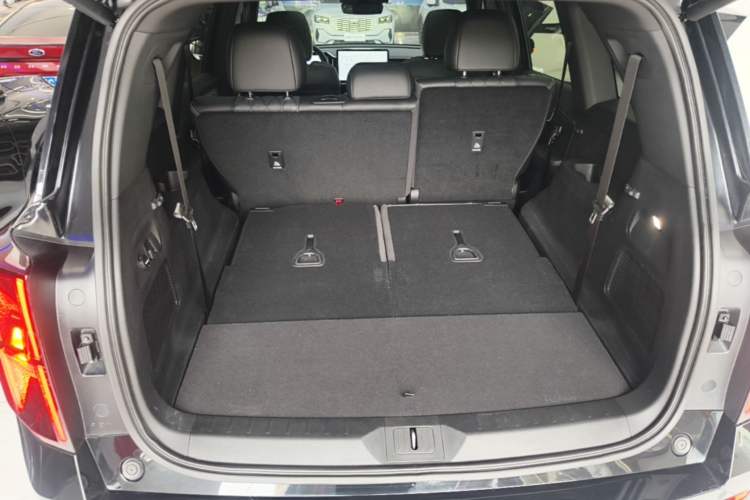 Used GAC Trumpchi GS8 2024 Linghang Series 2.0 TGDI Two-Wheel Drive Luxury Smart Connectivity Version Trunk
