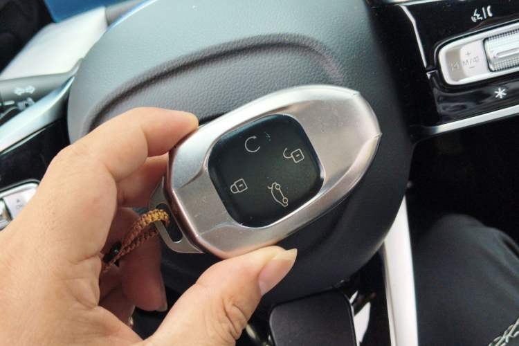 Used GAC Trumpchi GS8 2024 Linghang Series 2.0 TGDI Two-Wheel Drive Luxury Smart Connectivity Version Vehicle Key