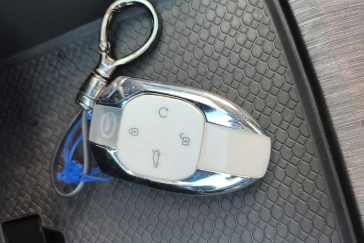 Used GAC Trumpchi GS8 2024 Dual-Motor Series 2.0TM Two-Wheel Drive Premium Edition Vehicle Key