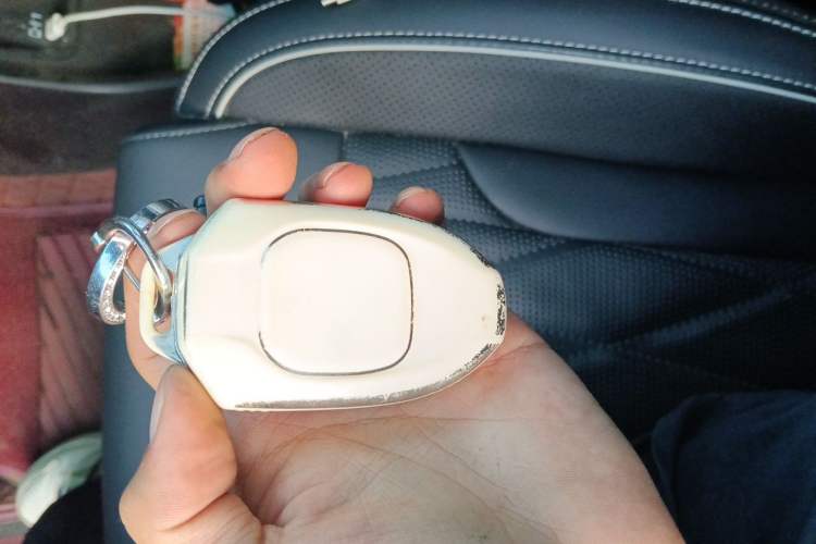 Used GAC Trumpchi GS8 2024 Linghang Series 2.0 TGDI Two-Wheel Drive Luxury Smart Connectivity Version Vehicle Key