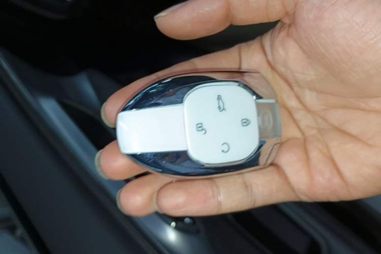 Used GAC Trumpchi GS8 2024 Dual-Motor Series 2.0TM Two-Wheel Drive Premium Edition Vehicle Key