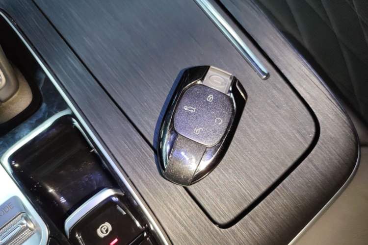 Used GAC Trumpchi GS8 2024 Linghang Series 2.0 TGDI Four-Wheel Drive Luxury Smart Connectivity Version Vehicle Key
