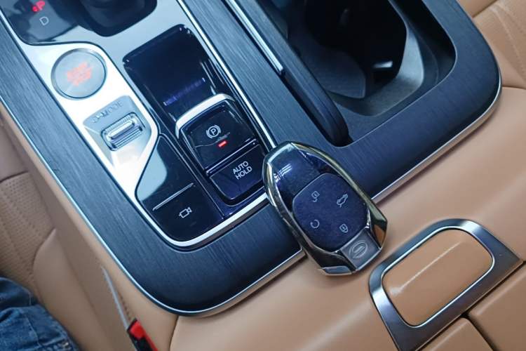 Used GAC Trumpchi GS8 2024 Linghang Series 2.0 TGDI Four-Wheel Drive Luxury Smart Connectivity Version Vehicle Key