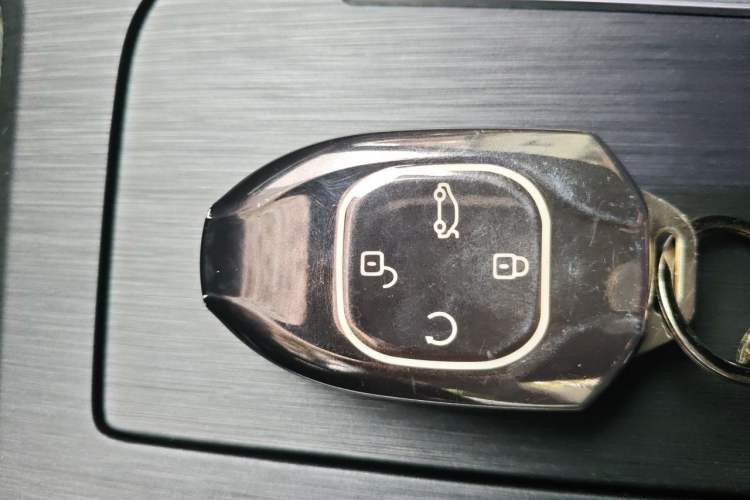 Used GAC Trumpchi GS8 2024 Linghang Series 2.0 TGDI Two-Wheel Drive Luxury Smart Connectivity Version Vehicle Key