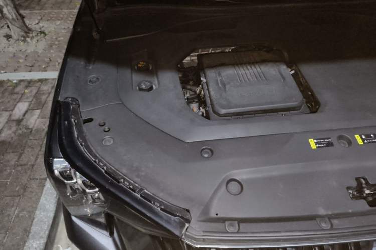 Used GAC Trumpchi GS8 2024 Dual-Motor Series 2.0TM Two-Wheel Drive Premium Edition Engine Bay Right