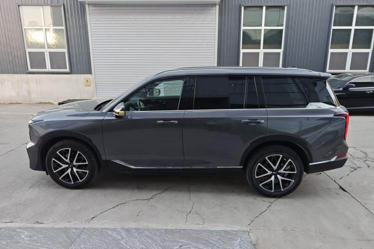 Used GAC Trumpchi GS8 2024 Linghang Series 2.0 TGDI Four-Wheel Drive Luxury Smart Connectivity Version Exterior 5
