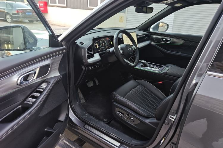 Used GAC Trumpchi GS8 2024 Linghang Series 2.0 TGDI Four-Wheel Drive Luxury Smart Connectivity Version Interior 2