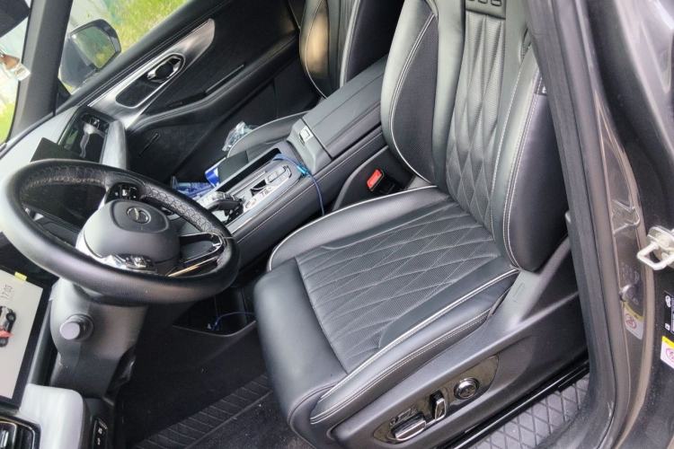 Used GAC Trumpchi GS8 2024 Dual-Motor Series 2.0TM Two-Wheel Drive Premium Edition Left Front Seat