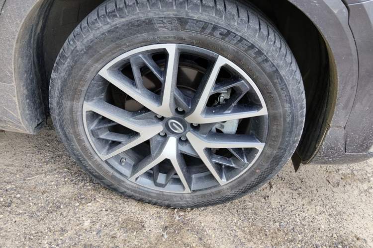 Used GAC Trumpchi GS8 2024 Dual-Motor Series 2.0TM Two-Wheel Drive Premium Edition Right Front Wheel Hub